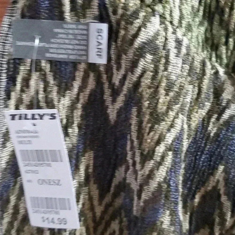☆☆☆Tillys infinity scarf